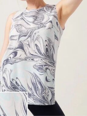 ATHLETA Zephyr Refined Tank  M Medium | Pale Blue Marble Print